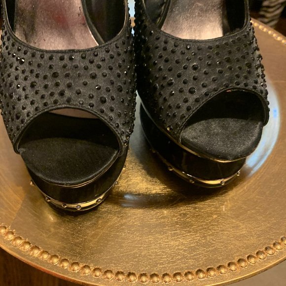 Unique Black Studded Wedges (NEW!) - Picture 5 of 11